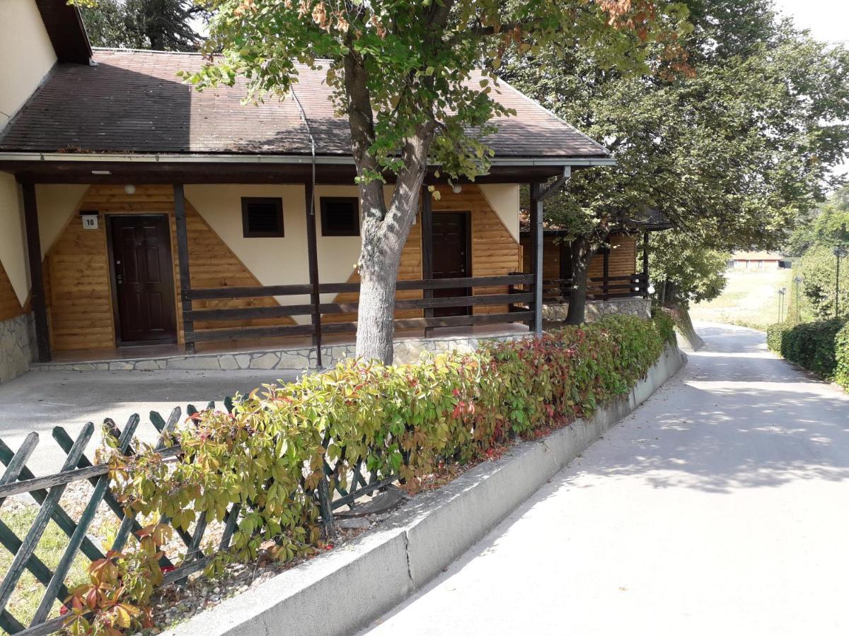 Hotel Marina Oasa Grocka ภายนอก รูปภาพ