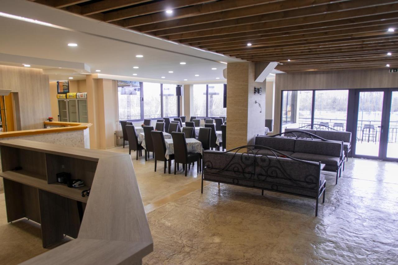 Hotel Marina Oasa Grocka ภายนอก รูปภาพ