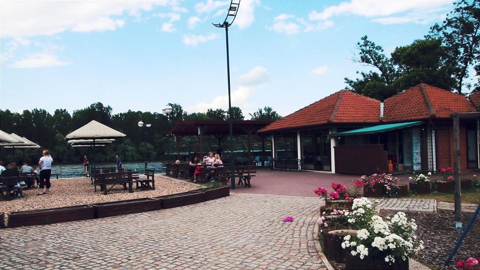 Hotel Marina Oasa Grocka ภายนอก รูปภาพ