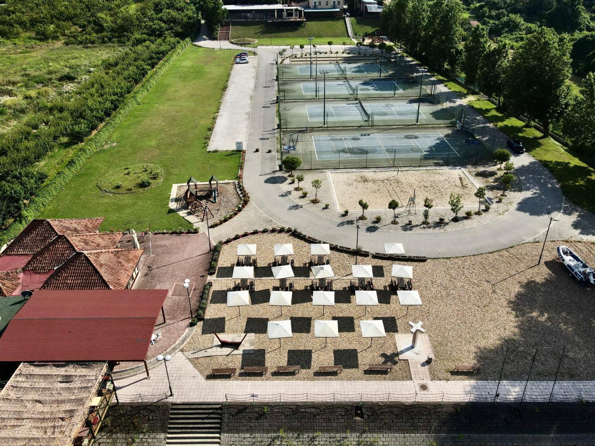Hotel Marina Oasa Grocka ภายนอก รูปภาพ