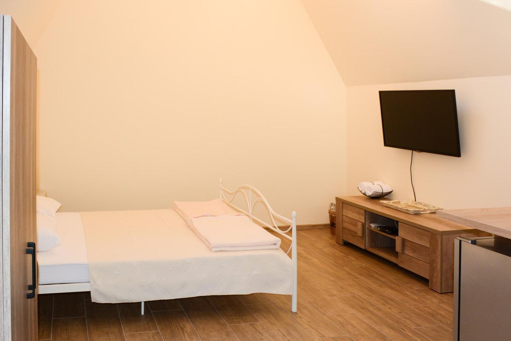 Hotel Marina Oasa Grocka ภายนอก รูปภาพ
